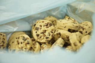 Cookies cruda Rubia Chip Chocolate con leche  - 55 gr. Horneables.